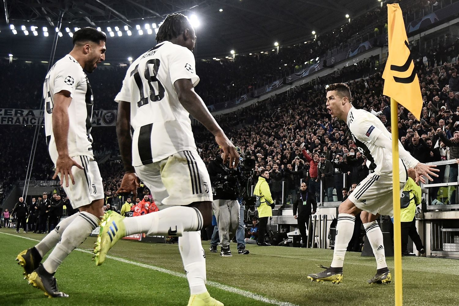 &nbsp;la Juventus festeggia la trascinante vittoria sull'atletico madrid del 12 marzo 2019 (Marco Bertorello/AP)