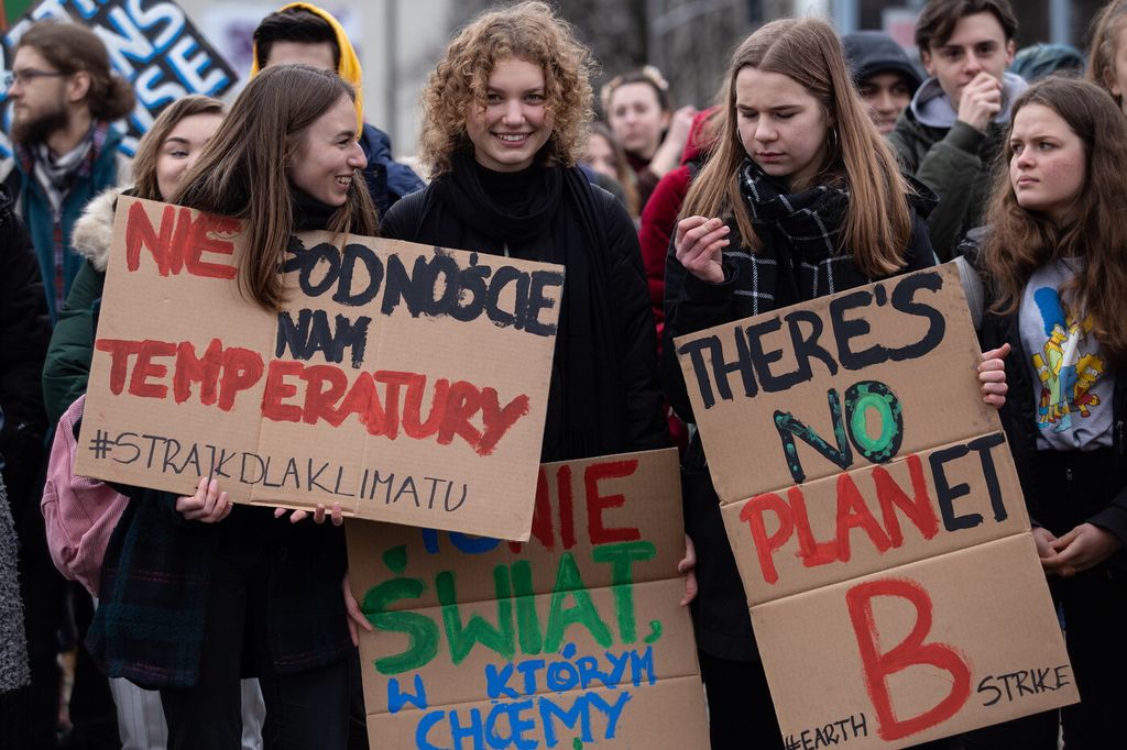 La manifestazione per il clima a Varsavia