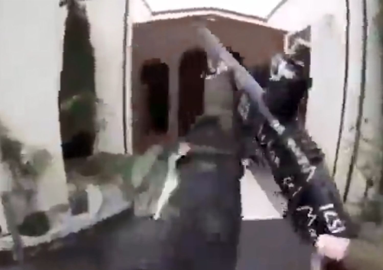 Un frame della diretta della strage nelle moschee in Nuova Zelanda