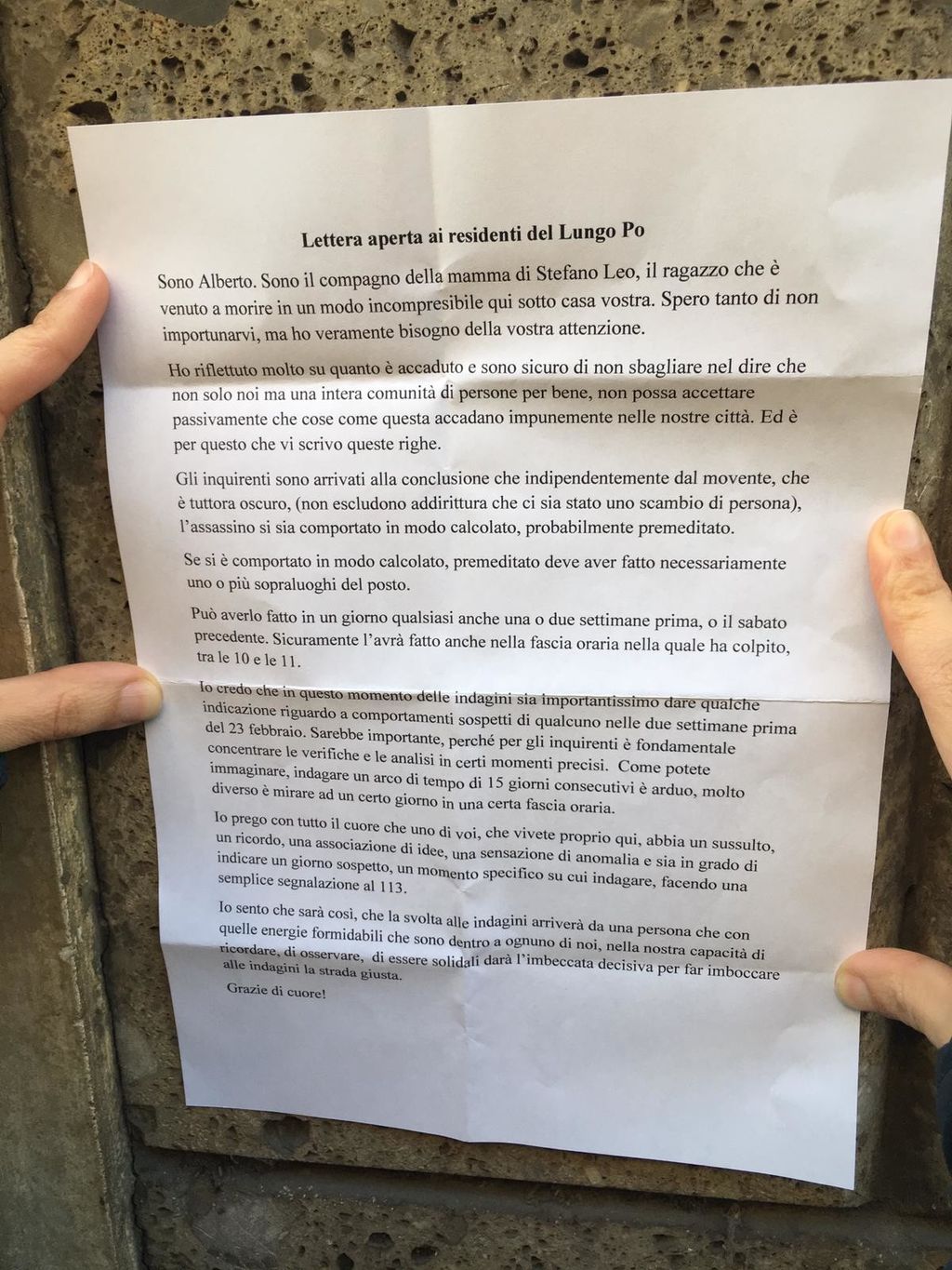 La lettera lasciata in centinaia di cassette postali sul Lungo Po