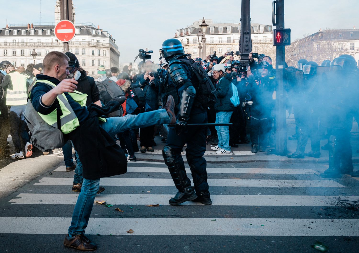 Gli scontri di Parigi di sabato 16 marzo