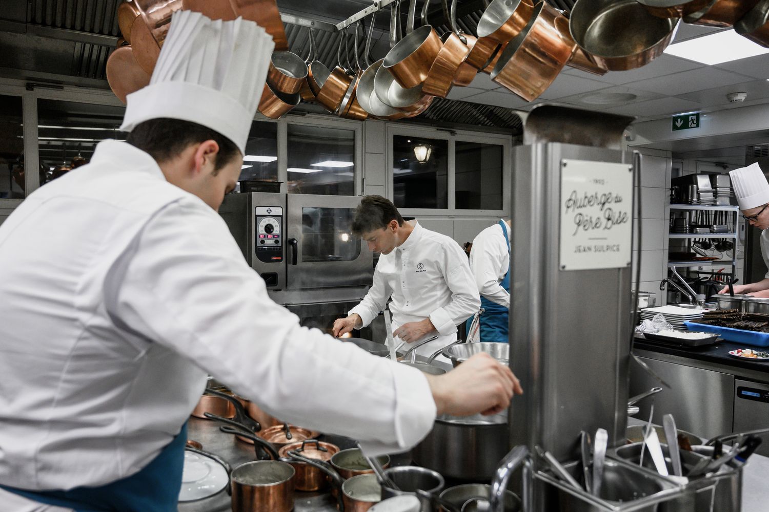 La cucina del ristorante l'Auberge du Pere Bise