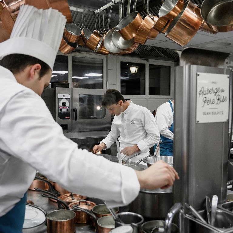 La cucina del ristorante l'Auberge du Pere Bise