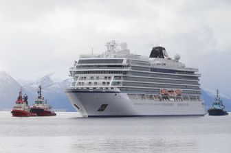 La Viking Sky arriva nel porto di Molde
