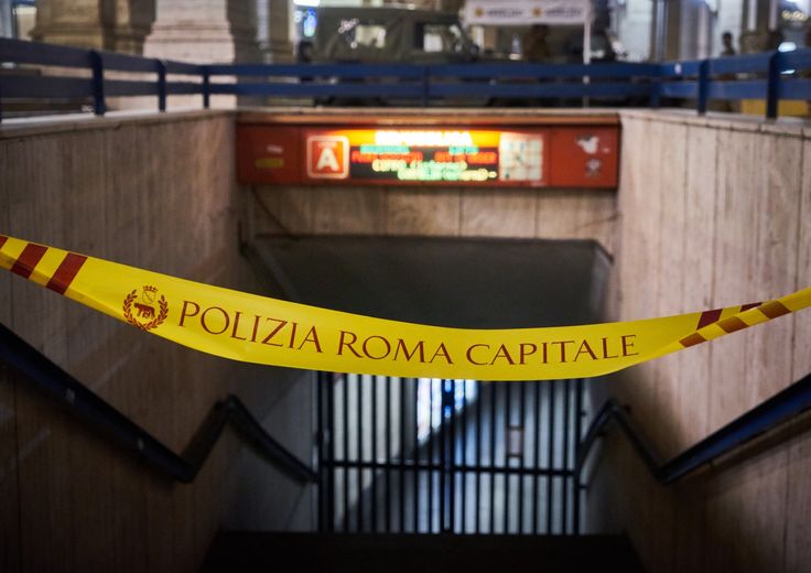 La fermata di Repubblica sulla linea A della metropolitana di Roma chiusa da ottobre 2018