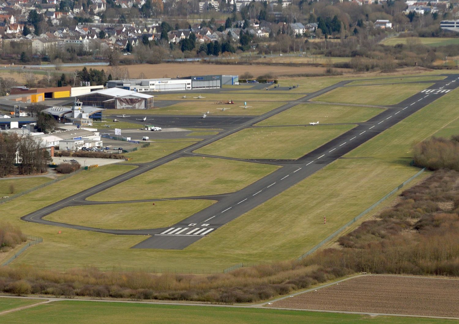 La pista del piccolo aeroporto di&nbsp;Egelsbach, in Germania
