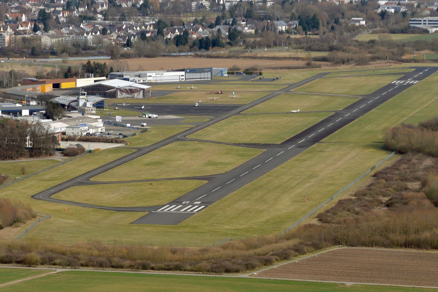 La pista del piccolo aeroporto di&nbsp;Egelsbach, in Germania