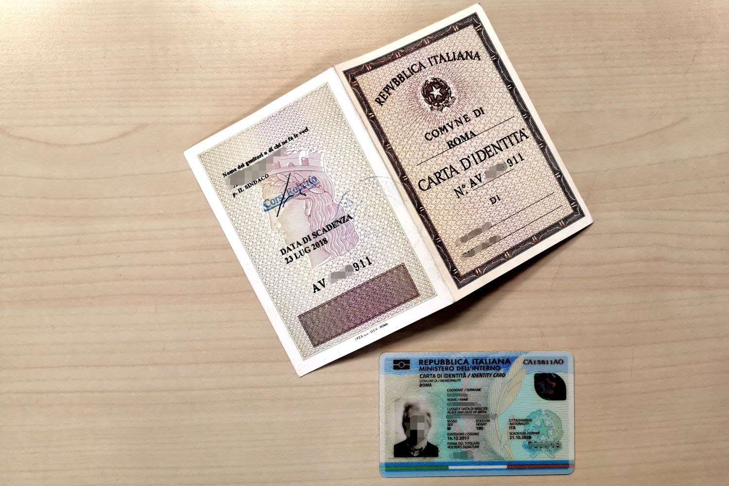 Carta di identit&agrave; elettronica e tradizionale