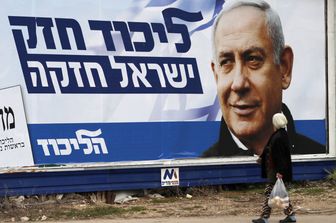 Israele, manifesto elettorale del premier Netanyahu (Ahmad Gharabli/AFP)