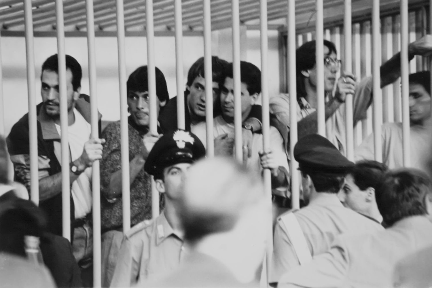 Gli imputati nel maxiprocesso contro la Sacra Corona Unita a Lecce nel 1992