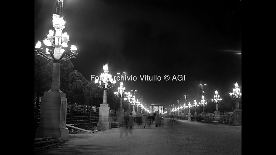 Illuminazione via dei Trionfi (1938)