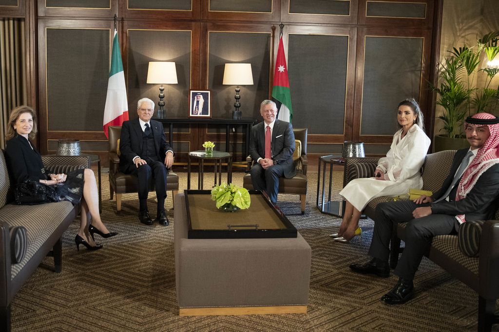 Laura e Sergio Mattarella con re Abdullah II di Giordania, la regina Rania e il figlio Husayn ibn 'Abd Allah