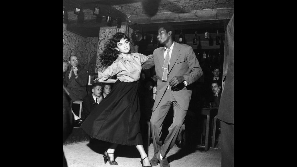 Be-bop en cave, 1951 Atelier Robert Doisneau