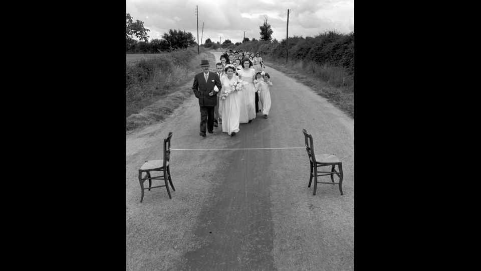 Le ruban de la mari&eacute;e, 1951 Atelier Robert Doisneau