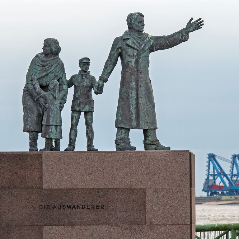 Un monumento all'emigrante in Germania