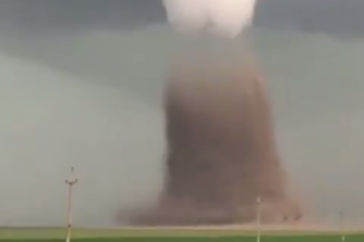 romania tornado feriti