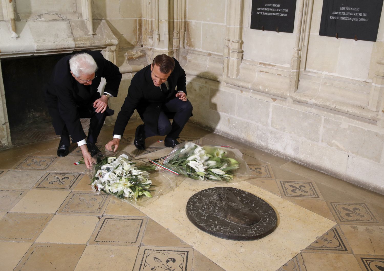 Mattarella e Macron ad Amboise, dove &egrave; sepolto Leonardo Da Vinci