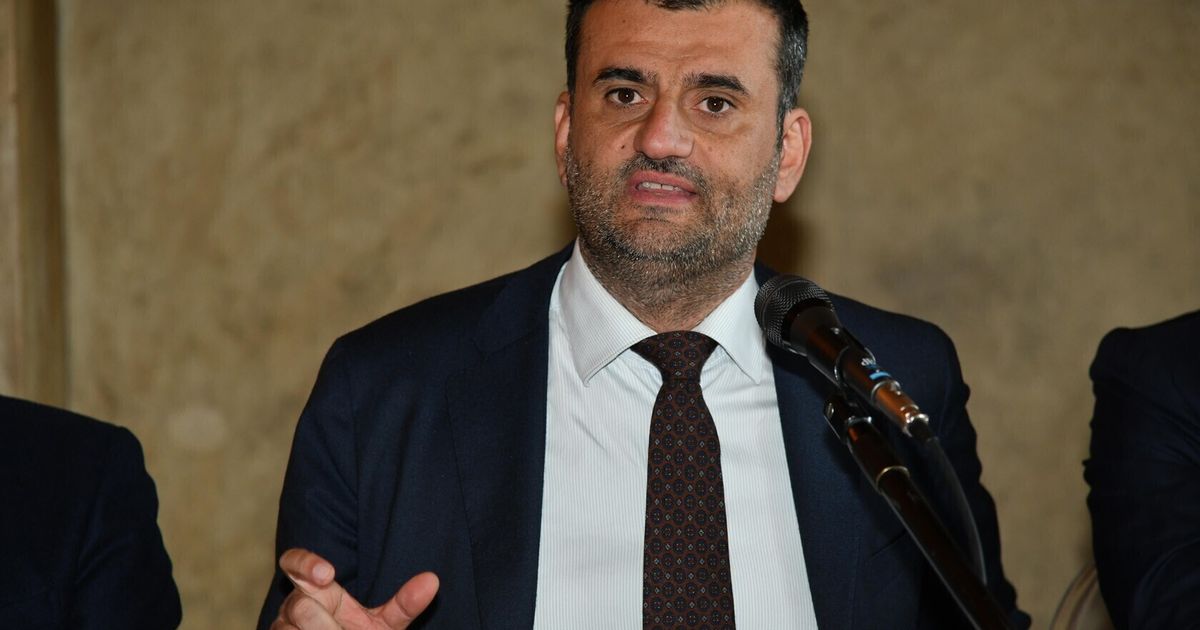 Decaro scioglie la riserva, "pronto a candidarmi"