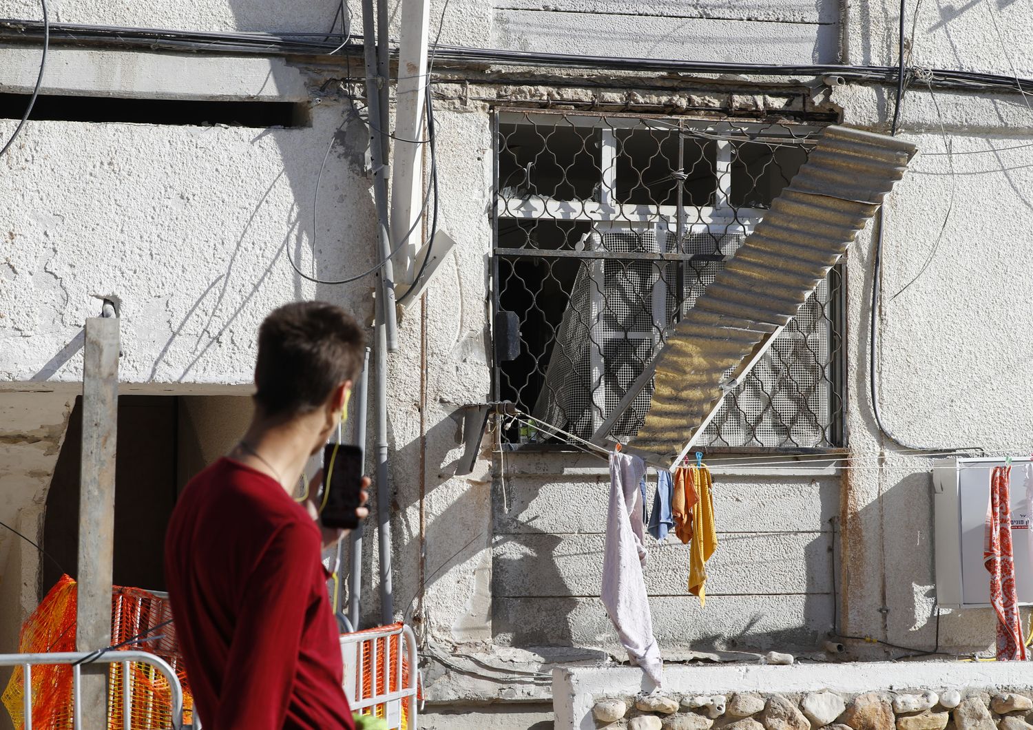 I danni fatti da un razzo palestinese caduto sulla citt&agrave; israeliana di Askhelon