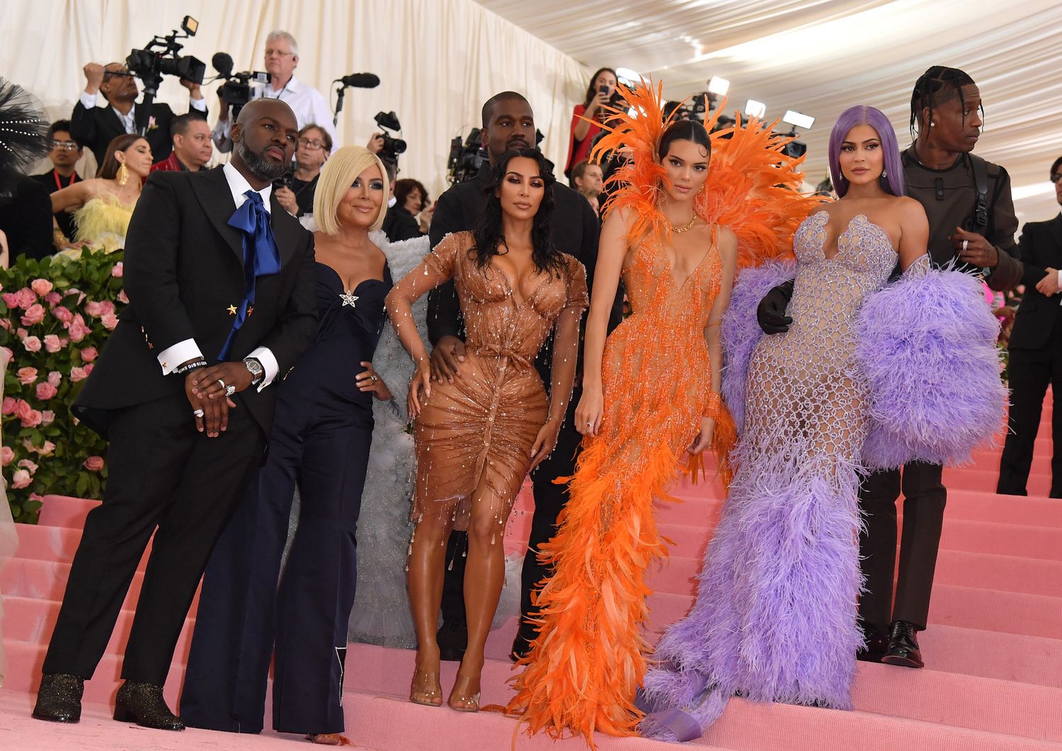 Corey Gamble, Kris Jenner, Kanye West, Kim Kardashian West, Kendall Jenner, Kylie Jenner e Travis Scott al Met Gala 2019