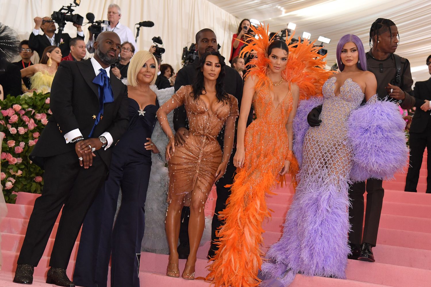 Corey Gamble, Kris Jenner, Kanye West, Kim Kardashian West, Kendall Jenner, Kylie Jenner e Travis Scott al Met Gala 2019