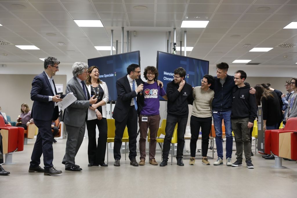 La premiazione del gruppo 36h, effettuata da Mattia Voltaggio, Brand Communication Manager di Eni