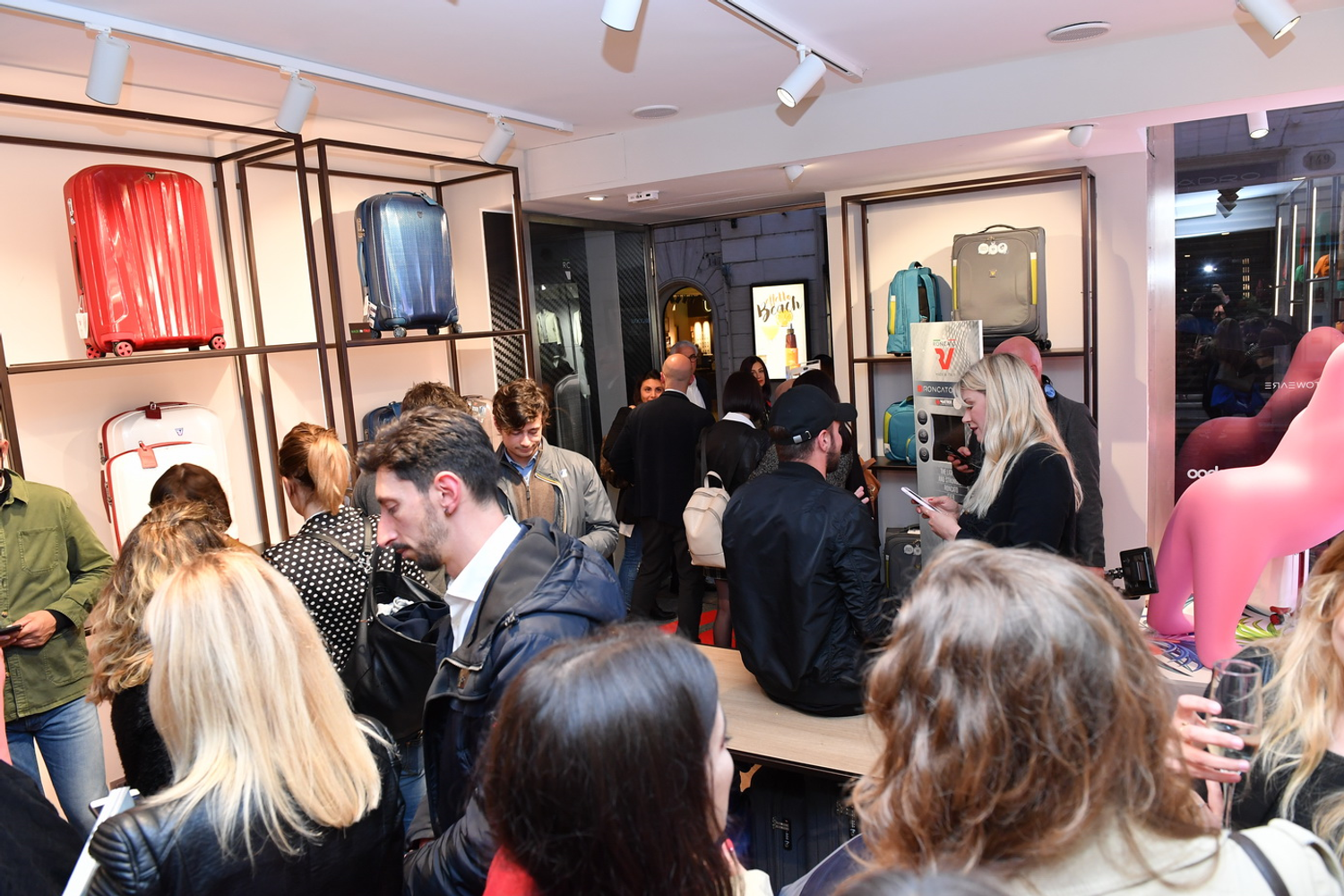 Il negozio Roncato in via Frattina