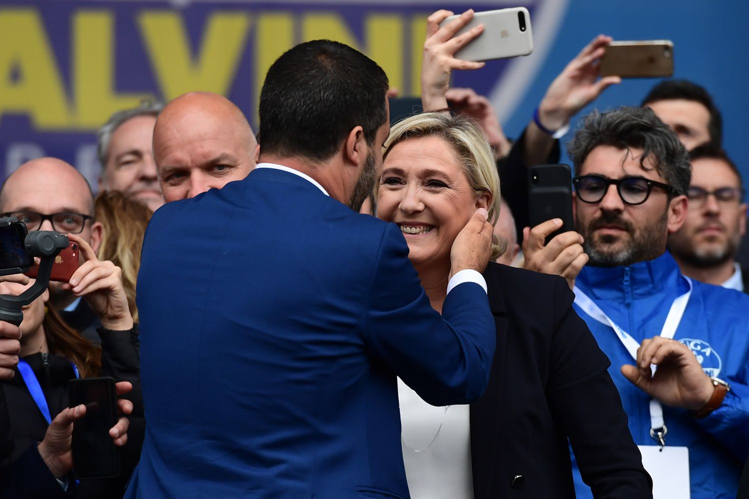 &nbsp;Matteo Salvini e Marine Le Pen alla manifestazione di chiusura a Milano della campagna elettorale delle europee 2019 (Miguel Medina/AFP)