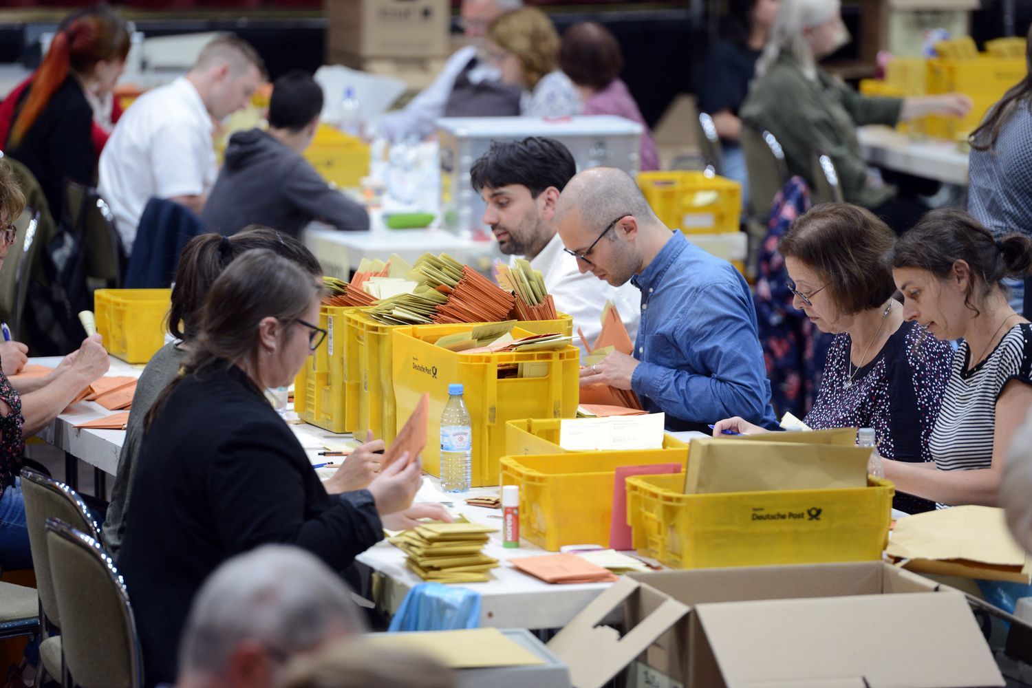 Raccolta delle schede elettorali per voto via posta