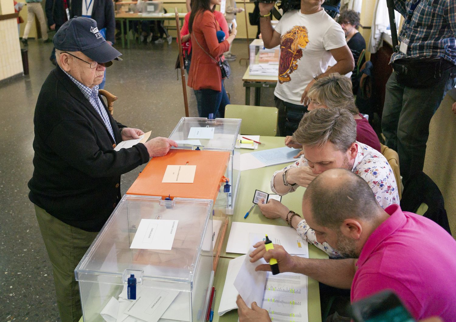 Le operazioni di voto a Madrid in occasione delle Europee 2019&nbsp;