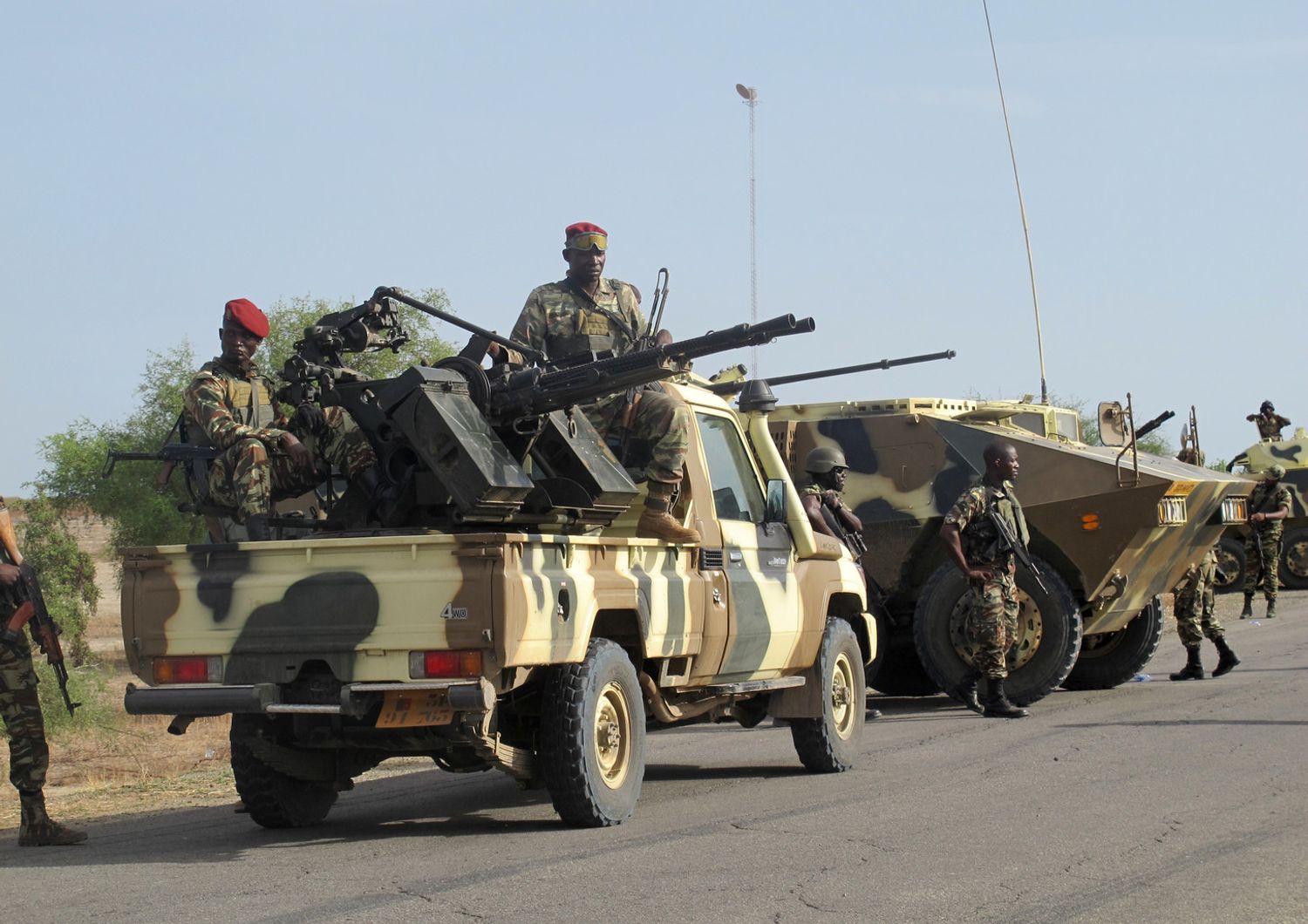 Militari dell'esercito regolare del Camerun (Reinnier Kaze/AFP)