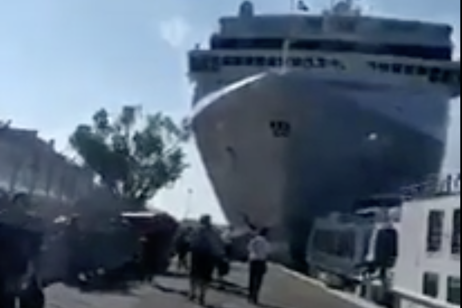 La nave da crociera Opera ha speronato un battello a Venezia&nbsp;