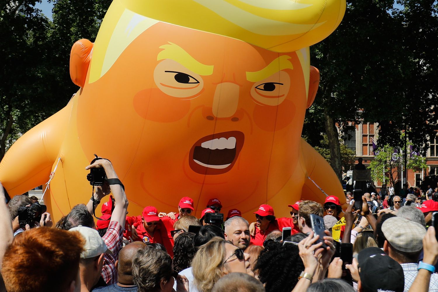 Il pallone a forma di baby-Trump gonfiato durate le proteste contro il presidente Usa a Londra nel 2018