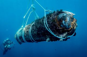 Un ordigno rimosso dai fondali davanti a Marzamemi (Sr)