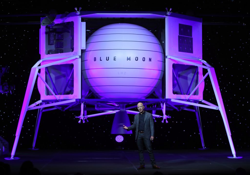 Jeff Bezos presenta il progetto Blue Moon