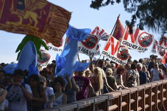 La manifestazione contro le grandi navi in Laguna a Venezia