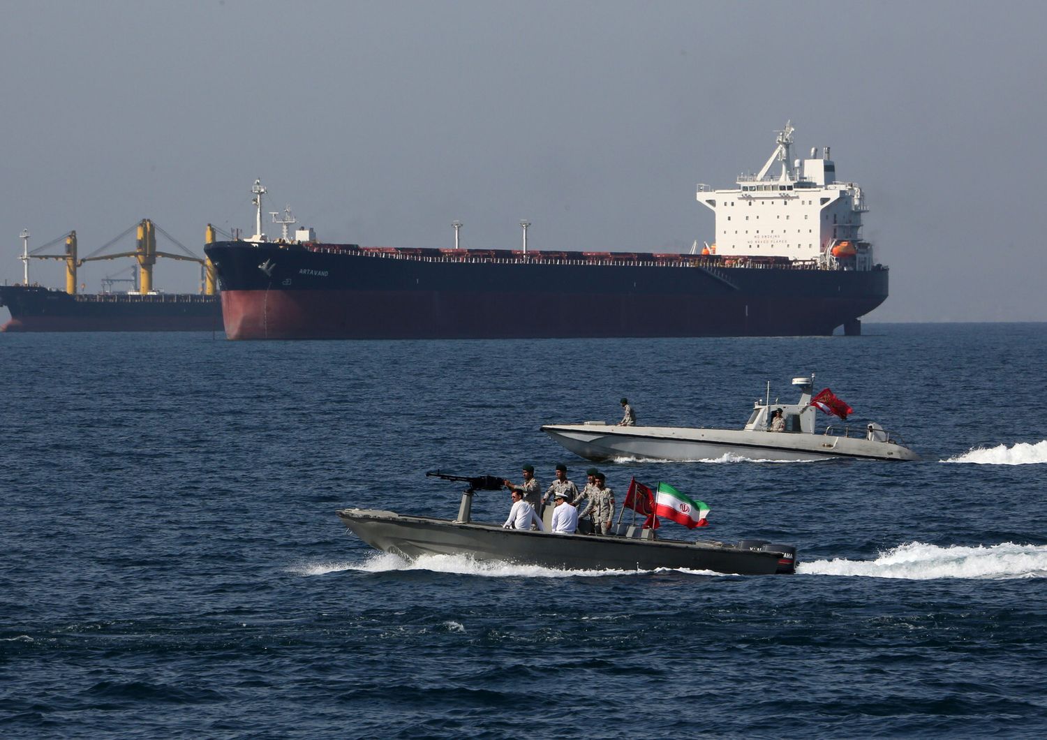 l-iran-ha-sequestrato-un-altra-petroliera-nello-stretto-di-hormuz