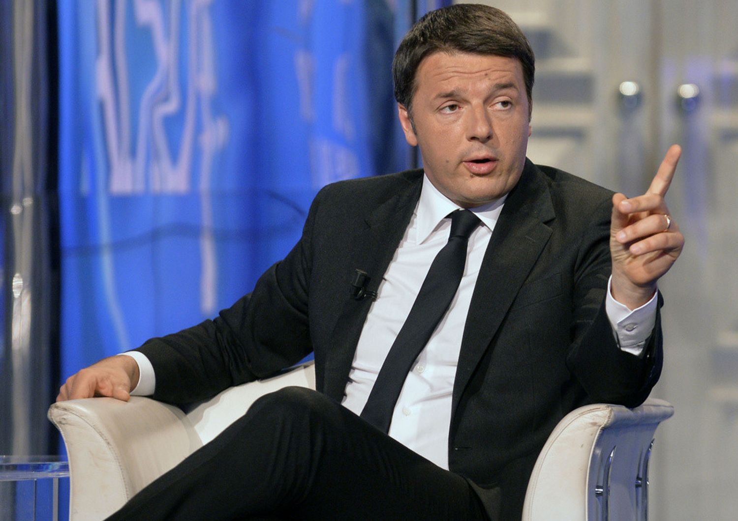 Scuola: Renzi, rinvio assunzioni "Colpa dei 3.000 emendamenti"