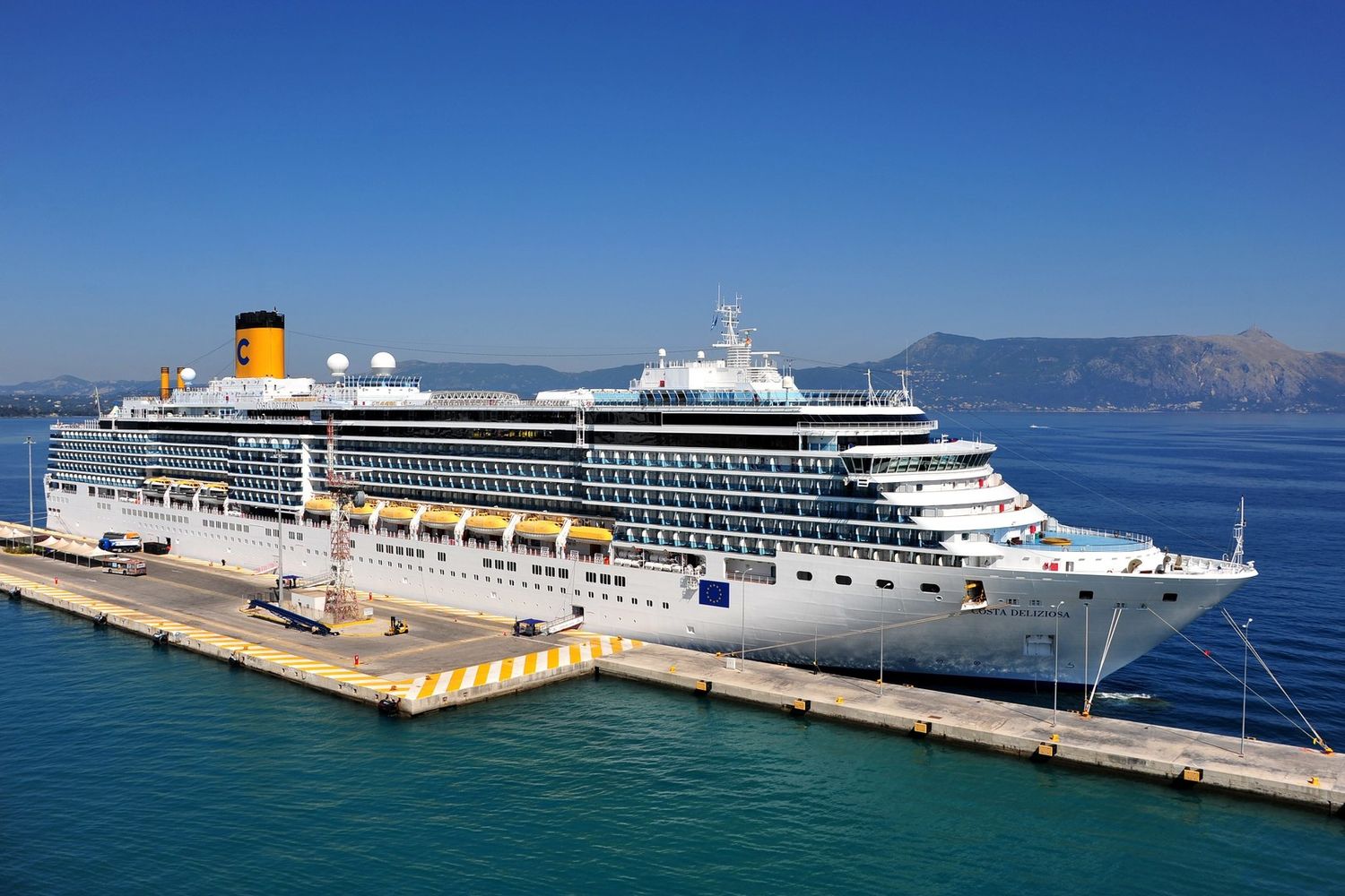 Una nave della Costa