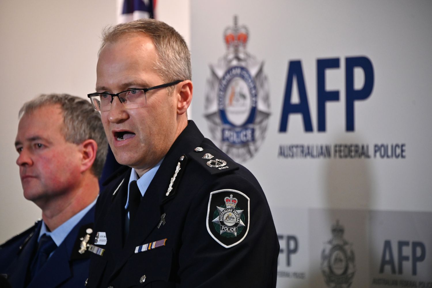 Il vice capo della polizia federale australiana Ian McCartney e il vice capo della polizia del  New South Wales Mick Willing&nbsp;