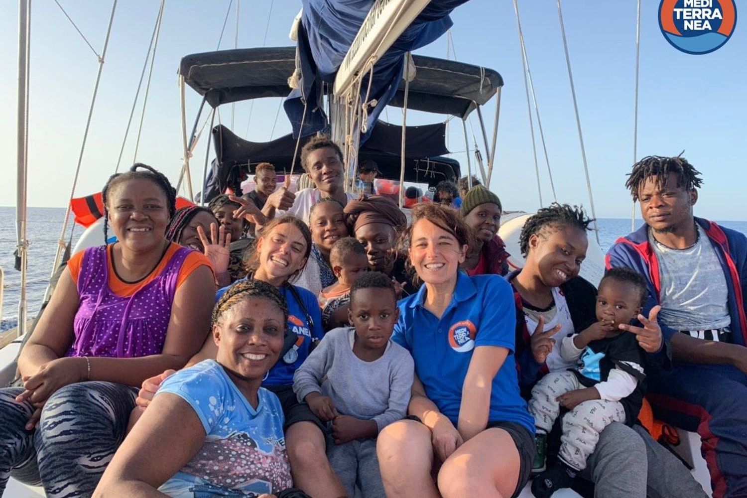 I migranti recuperati dalla Ong Alex