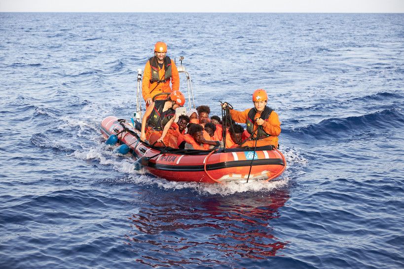 Migranti trasportati sulla nave Alan Kurdi
