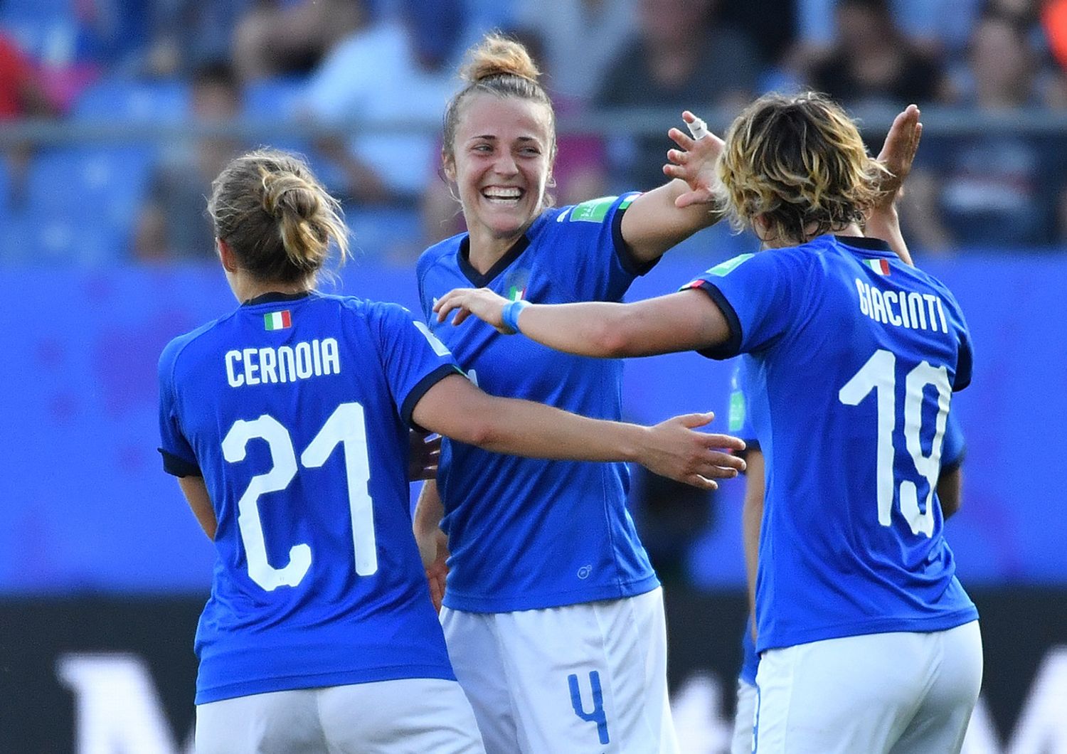 Le ragazze della nazionale di calcio femminile