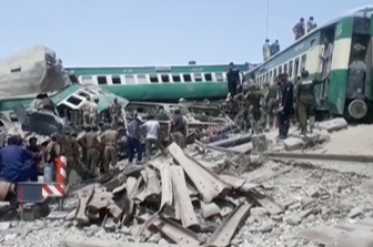 Scontro tra treni in Pakistan