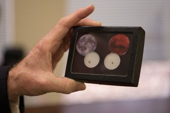 &nbsp;moon rock