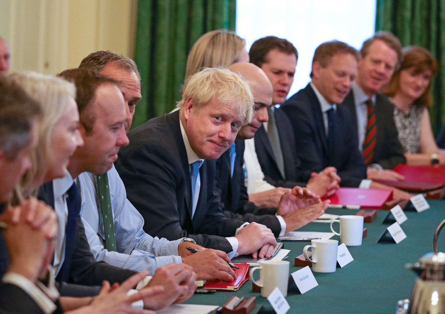 La prima riunione del gabinetto di Boris Johnson