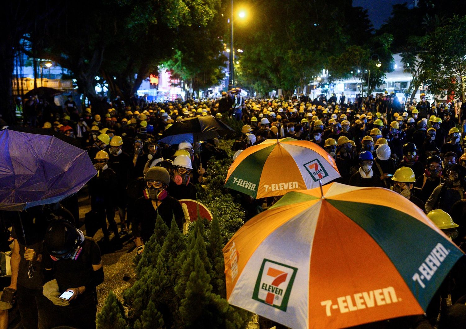 proteste hong kong scontri polizia