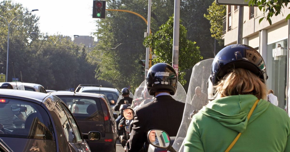 al comune di roma le buche costano 1 milione di euro ogni anno