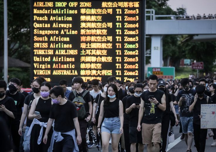 Proteste all'aeroporto di Hong Kong