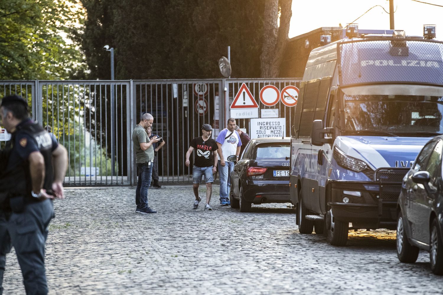 Davanti al Cimitero Flaminio dove era programmata la cerimonia funebre di Piscitelli